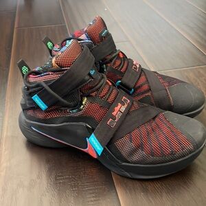 Nike Mens Lebron James Soldier IX 9 OKC Athletic Basketball Shoes Size US 10.5